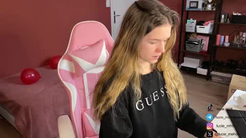 Snapshot of lucie_hot chatting on 02-03-25, 08:46 Lucie hot follow me on online show from 02-03-25, 08:46