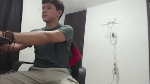 Snapshot of lucifeeer_666 chatting on 03-20-26, 07:19 Fernando online show from 03-20-26, 07:19