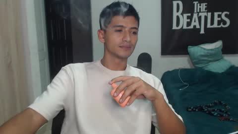 Snapshot of lucifferr_ chatting on 01-29-25, 11:20 leonel online show from 01-29-25, 11:20