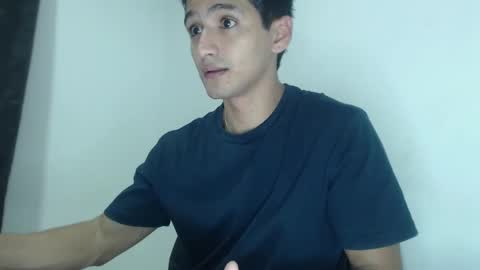 Snapshot of lucifferr_ chatting on 02-23-25, 11:47 leonel online show from 02-23-25, 11:47