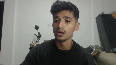 Snapshot of lucifferr_ chatting on 11-14-25, 06:39 leonel online show from 11-14-25, 06:39