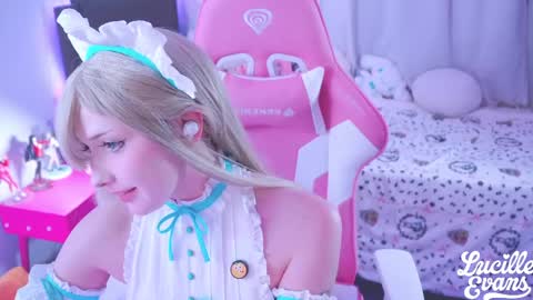 Snapshot of lucille_evans chatting on 04-05-26, 01:14 Lucy UwU online show from 04-05-26, 01:14