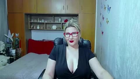 Lucille Fenly online show from 03-18-26, 10:13
