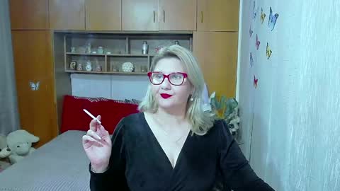 Lucille Fenly online show from 05-18-26, 07:09