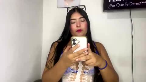 Snapshot of lucky_couple2025 chatting on 11-21-25, 04:11 lucky_couple2025 online show from 11-21-25, 04:11