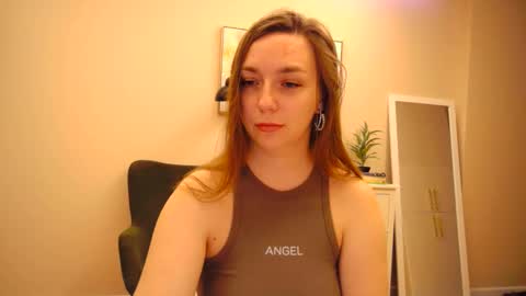 lucky_foryou_baby online show from 12-30-24, 02:08