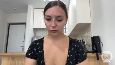 lucky_foryou_baby online show from 09-15-25, 12:27