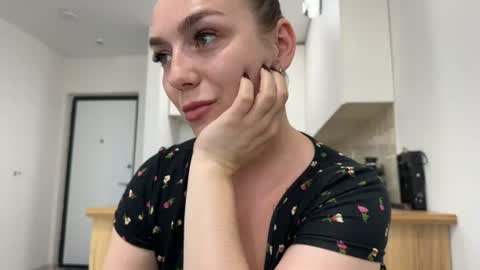 lucky_foryou_baby online show from 06-12-26, 03:00