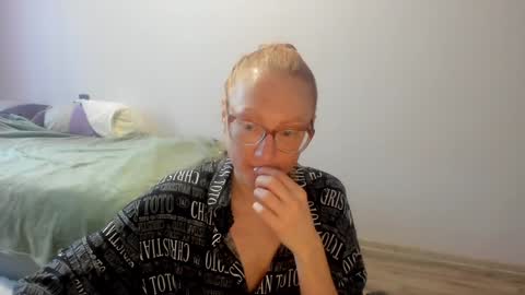 Snapshot of lucky_licky20 chatting on 12-10-24, 03:52 lucky_licky20 online show from 12-10-24, 03:52