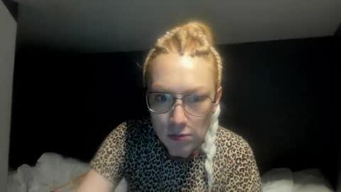 lucky_licky20 online show from 02-16-26, 05:03