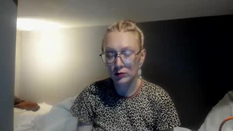 lucky_licky20 online show from 02-16-26, 06:26