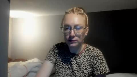 lucky_licky20 online show from 02-17-26, 06:32