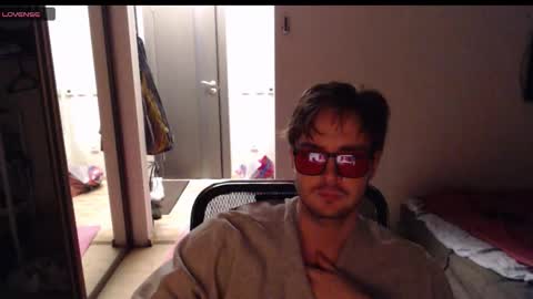 Snapshot of lucky_swimmer chatting on 12-03-25, 06:39 Iron Jhon online show from 12-03-25, 06:39