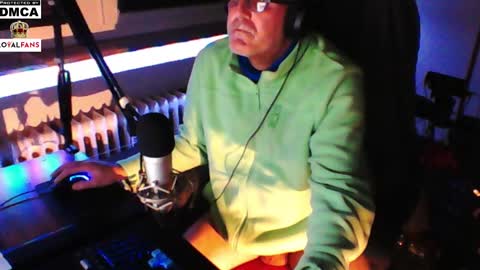 Snapshot of luckyfreak1 chatting on 02-23-25, 12:51 call me Stefan online show from 02-23-25, 12:51