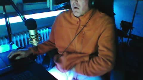        call me  Stefan online show from 04-08-26, 06:41