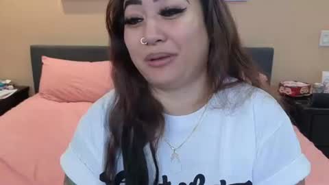 Snapshot of luckylee1992 chatting on 11-25-25, 10:43 luckylee1992 online show from 11-25-25, 10:43