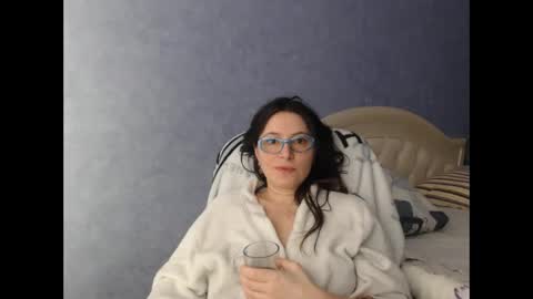 luckylinda23 online show from 02-10-25, 11:46