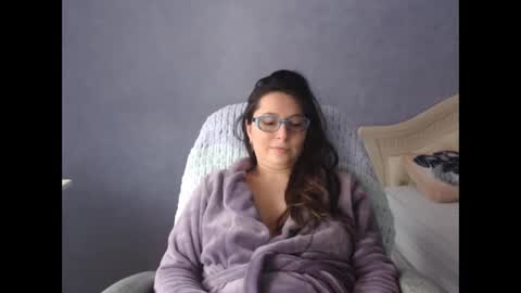 luckylinda23 online show from 02-04-26, 12:00