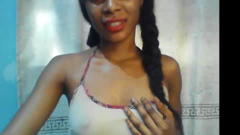 Snapshot of luckymadequeen chatting on 01-01-25, 07:09 Gloria online show from 01-01-25, 07:09