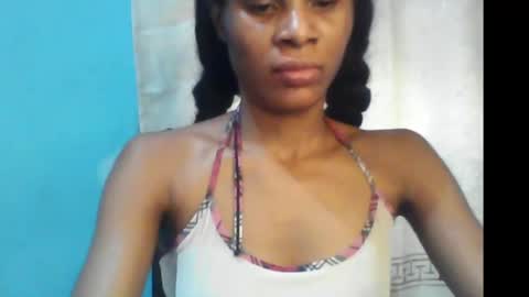 Snapshot of luckymadequeen chatting on 01-01-25, 01:37 Gloria online show from 01-01-25, 01:37