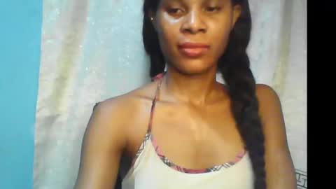 Snapshot of luckymadequeen chatting on 01-01-25, 08:15 Gloria online show from 01-01-25, 08:15