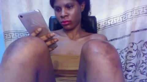 Snapshot of luckymadequeen chatting on 01-31-25, 08:22 Gloria online show from 01-31-25, 08:22
