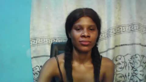 Snapshot of luckymadequeen chatting on 02-22-25, 06:52 Gloria online show from 02-22-25, 06:52