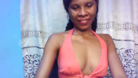 Snapshot of luckymadequeen chatting on 02-27-25, 10:09 Gloria online show from 02-27-25, 10:09
