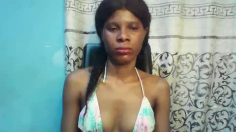 Snapshot of luckymadequeen chatting on 03-12-25, 06:18 Gloria online show from 03-12-25, 06:18