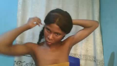 Snapshot of luckymadequeen chatting on 11-29-25, 07:06 Gloria online show from 11-29-25, 07:06