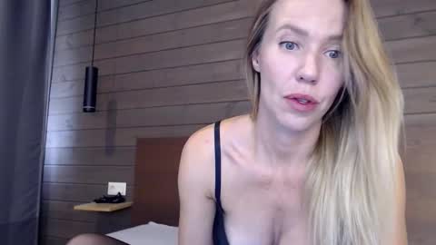 Mila Novak online show from 10-10-25, 10:25