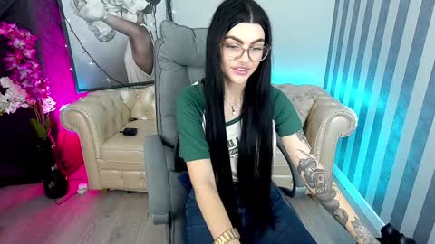 Monika online show from 12-17-24, 09:28