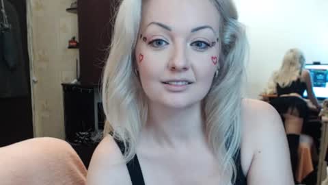 LuckyShot online show from 10-31-25, 03:02