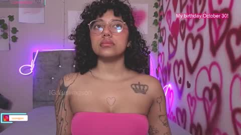 Snapshot of luckyswagson chatting on 10-25-25, 05:15 Luanis online show from 10-25-25, 05:15