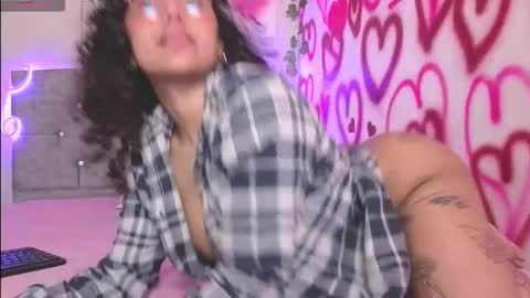 Snapshot of luckyswagson chatting on 11-16-25, 03:12 Luanis online show from 11-16-25, 03:12