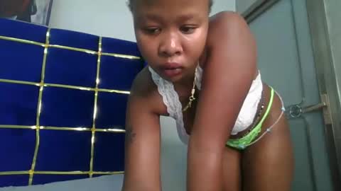 Snapshot of luckyy0001 chatting on 10-23-25, 07:23 Lopez online show from 10-23-25, 07:23