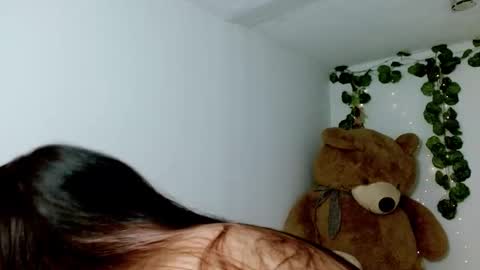 Snapshot of lucy1609 chatting on 10-24-25, 08:05 lucy1609 online show from 10-24-25, 08:05