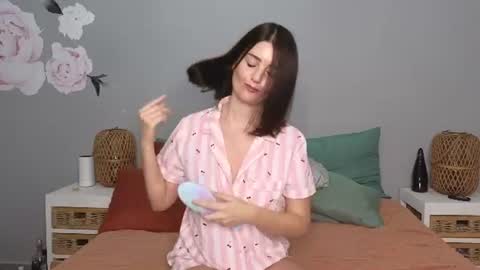 Lucy online show from 06-09-26, 10:10