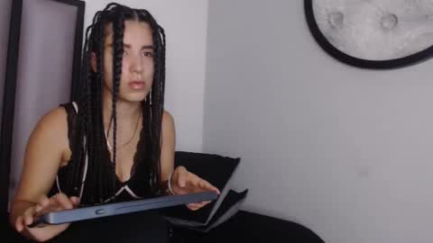   online show from 12-02-25, 04:18