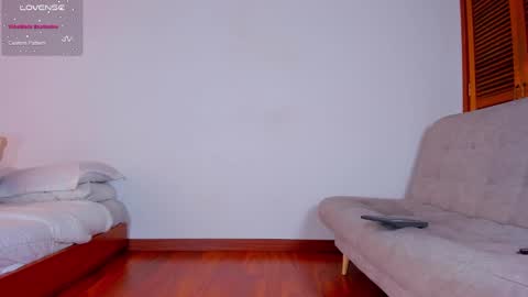 Hello my name is Lucy nice to meet you  thumb up is important for me kisses     online show from 03-03-25, 06:01