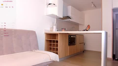 Hello my name is Lucy nice to meet you  thumb up is important for me kisses     online show from 10-21-25, 04:41