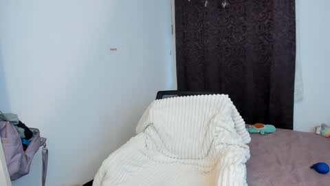 Snapshot of lucy_be chatting on 12-02-24, 10:12 Lucia online show from 12-02-24, 10:12