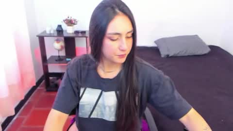 Snapshot of lucy_be chatting on 09-15-25, 07:03 Lucia online show from 09-15-25, 07:03