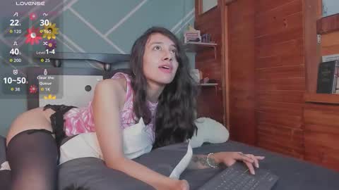 Lucy Herrera online show from 10-03-25, 01:13