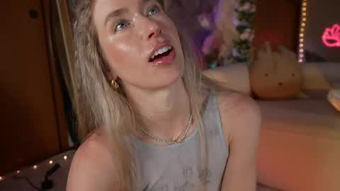 Lucy. online show from 04-06-26, 04:46