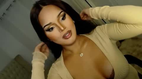 Snapshot of lucy_heartfiliaxxx chatting on 03-09-25, 09:25 MONA online show from 03-09-25, 09:25