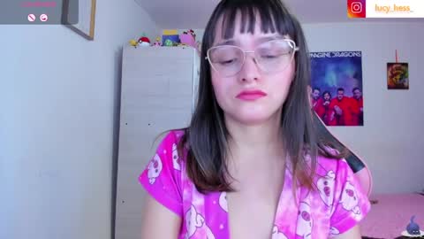Snapshot of lucy_hess_ chatting on 05-27-26, 08:50 Lucy online show from 05-27-26, 08:50