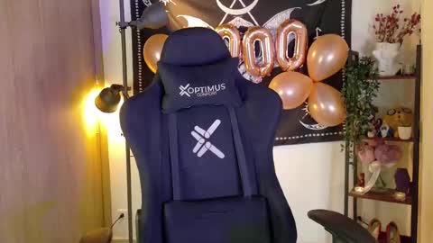 lucy meoww online show from 02-14-25, 12:51