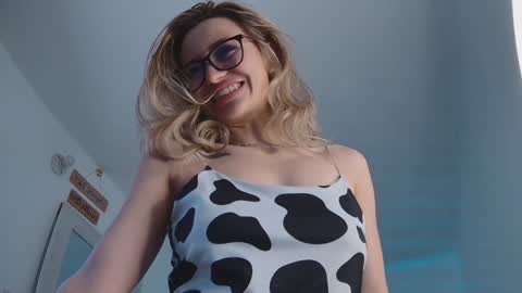 lucy online show from 12-05-24, 12:52