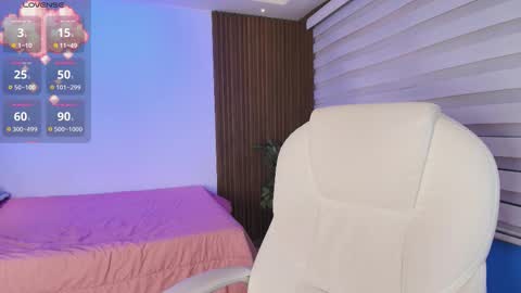 Sofia  online show from 09-30-25, 07:52